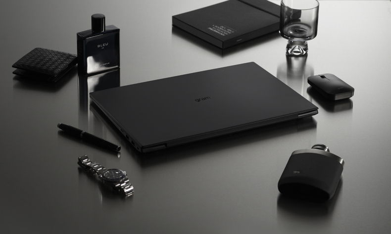 LG전자가 초경량 노트북 브랜드 ‘LG 그램(gram)’의 한정판 제품인 ‘LG 그램 블랙 라벨(Black label)’을 출시한다. 그램 블랙 라벨 제품 이미지 2021.08.05 (출처:LG전자)