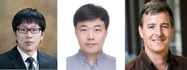 (좌측부터) 오용석 연구교수 (KAIST & 노스웨스턴 대학교), 박인규 교수 (KAIST), 존 로저스(John A. Rogers) 교수 (노스웨스턴 대학교) 2021.09.29 (출처:KAIST)
