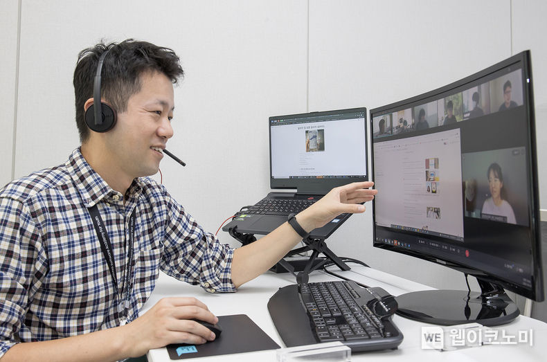 서울 강남구에 위치한 SSAFY 서울 캠퍼스에서 강사가 5기 교육생들을 대상으로 온라인 수업을 진행하고 있다. 2021.10.17 (출처=삼성전자)