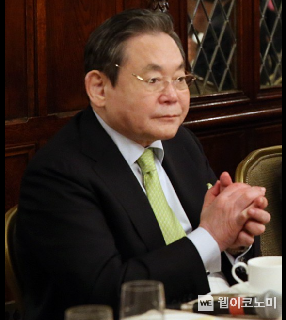 고 이건희 삼성전자 회장 (출처 = 위키백과 )