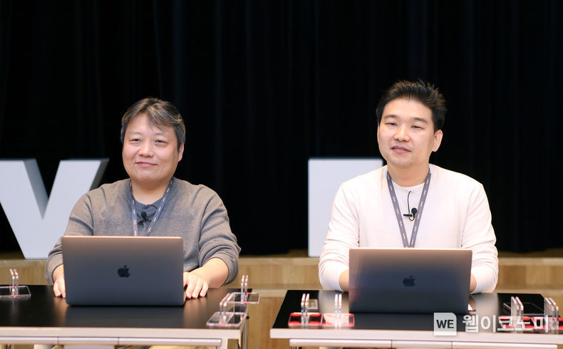 네이버 서치CIC 김상범 책임리더(좌), 최재호 책임리더(우) 2021.10.28 (출처 = 네이버)