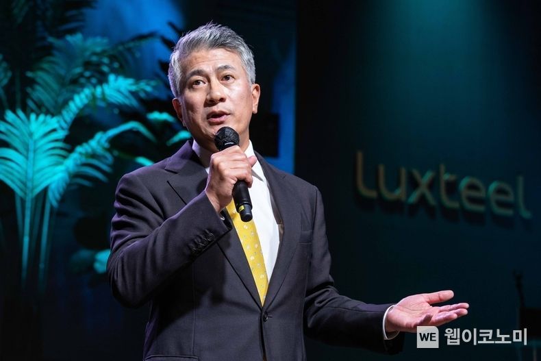 8일 동국제강 을지로 본사 페럼홀에서 열린 럭스틸 10주년 기자간담회에서 장세욱 부회장이 질의에 응답하고 있다. 2021.11.08 (출처 = 동국제강)