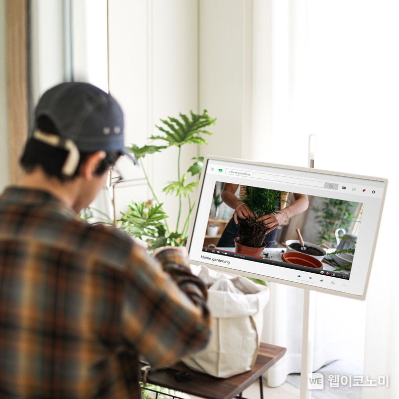 “내 옆에 있는 나만의 스크린” LG 스탠바이미, 해외 시장 본격 공략 2021.12.21 (출처:LG전자)