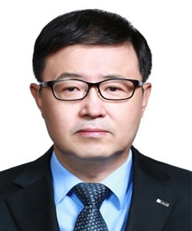 중소기업중앙회(회장 김기문)는 신임 상근부회장에 정윤모 前 기술보증기금 이사장을 임명한다고 지난해 12월 31일 밝혔다. 사진은 정윤모 신임 상근부회장