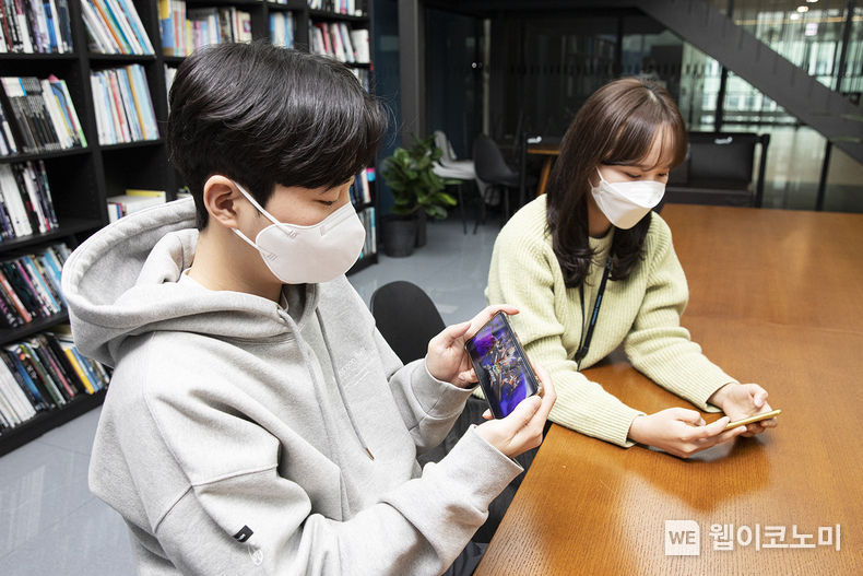 사내 테스트에 참여한 넥슨 임직원 2022.0.19 (출처: 넥슨)
