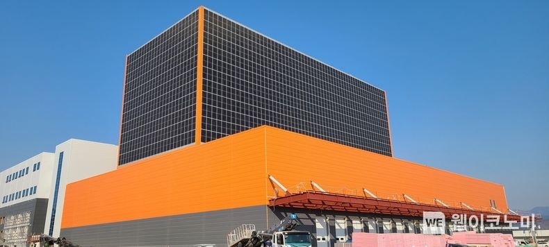 삼양식품 밀양공장 ‘건물 일체형 태양광 시스템’ 설치 완료 2022.01.28 (출처: 삼양식품)