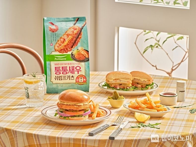 큼직한 통새우의 풍부한 식감으로 가정에서 새우버거 패티로 활용해도 좋은 '통통새우 쉬림프카츠' 2022.02.17 (출처: 풀무원)