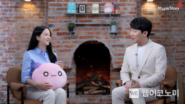 메이플 용사 모습 담아낸 블랙핑크 지수 로그오프 라이프 공개 2022.03.15 (출처: 넥슨)