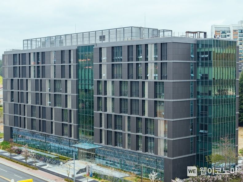 애플 디벨로퍼 아카데미 입주 건물(C5) 외관 2022.03.15 (출처: POSTECH)