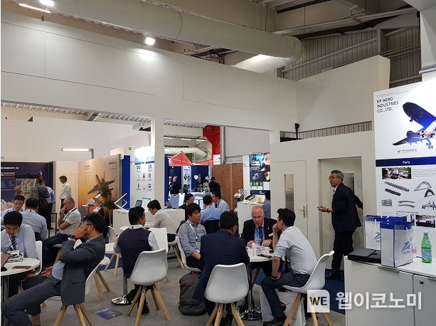지난 2019년 파리 에어쇼 참가 장면.(사진=경남도)