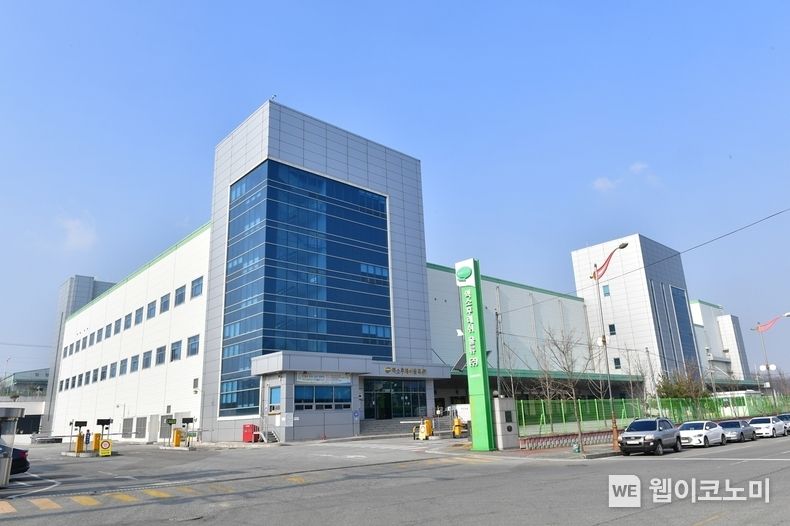  식품 물류센터로서는 최초로 한국식품안전관리인증원으로부터 식품냉동∙냉장업 해썹을 획득한 풀무원 음성 물류센터 전경 2022.04.13 (출처: 풀무원)