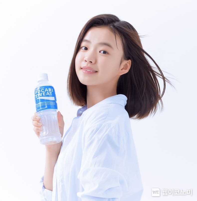 포카리스웨트, 올해 브랜드 얼굴로 신예 배우 김시아 발탁 2022.04.14 (출처: 동아오츠카)