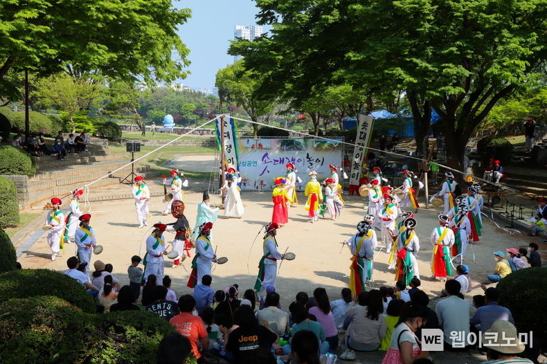 솟대쟁이놀이 상설공연 장면.2022.04.25.(사진=진주시)
