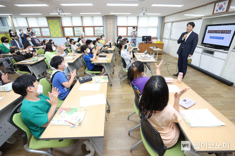 이동환 토당초생 손편지 제안에 깜짝 방문격려 2022.06.24 (출처:이진실 부대변인)