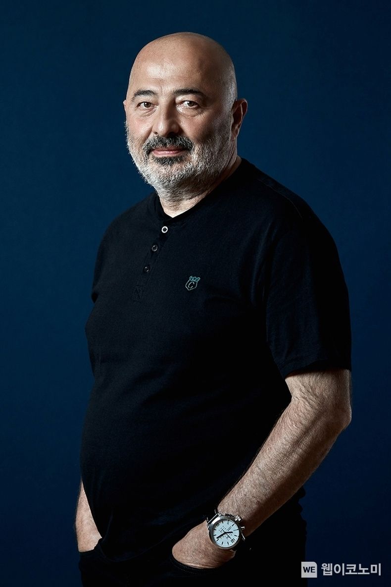 글로벌 아트 리더(Global Art Leader) 직책에 다니엘 도시우(Daniel Dociu) 2022.07.12 (출처: 엔씨소프트)