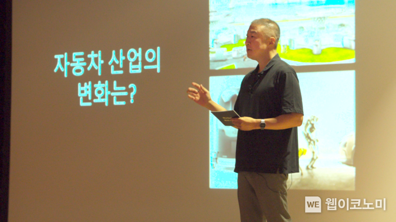구자은 LS그룹 회장이 7월 초 경기도 안양시 LS타워 대강당에서 개최된 LS 임원세미나에 일일 연사로 나서 그룹의 리더들인 임원들을 대상으로 특별 메시지를 전달했다. 2022.07.14 (출처: LS)