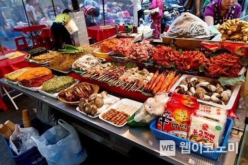 코로나 시대를 맞아 코로나19와 관련한 단어들이 속속들이 나오고 있다. 코로나19 관련 단어들이 대부분 외국어를 섞은 단어로 사용되고 있어 안타까운 실정이다. 웬만하면 한국말로 표현할 수 있도록 함께 노력해보자. (사진=픽사베이)