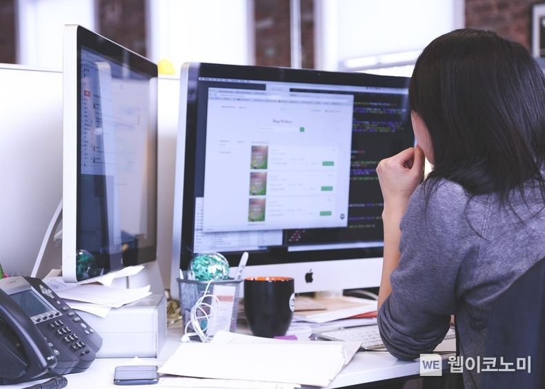 직장에서 맞춤법을 틀리면 평소에 틀릴 때보다 부끄러움이 2배다 (사진 출처 : pixabay)