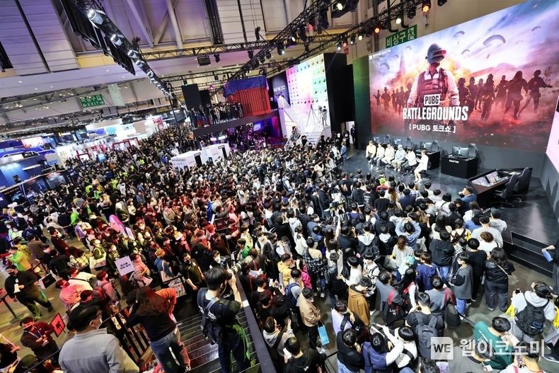김종국, 송지효, 지석진, 하하와 함께하는 배틀그라운드 술래잡기 사진 2022.11.20 (출처: 크래프톤)