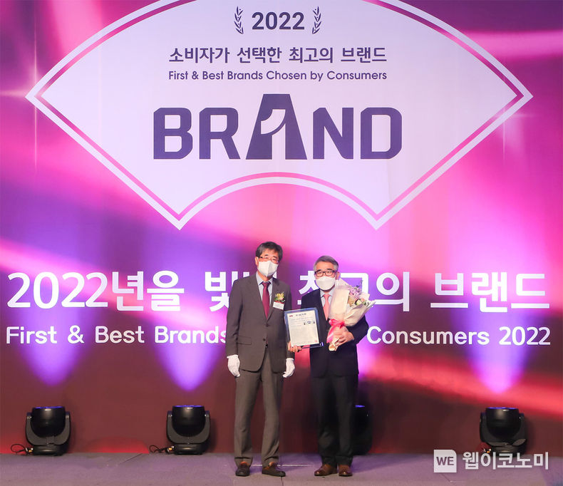 (왼쪽부터) 조선일보이광회본부장,하나손해보험 김재영대표 2022.12.20 (출처 하나손해보험)