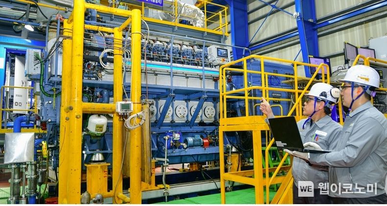 현대중공업 환경실증센터에서 진행한 1.5MW급 LNG·수소 혼소 힘센(HiMSEN)엔진의 성능시험 모습 2022.12.22 (출처:현대중공업그룹)