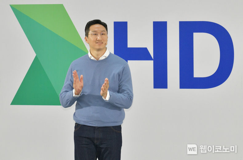 지난 26일(월) 경기도 판교 GRC에서 열린 HD현대 50주년 비전 선포식에서 정기선 사장이 “일하고 싶은 회사를 만들 것”이라며 새 기업문화의 필요성을 강조하고 있다. 2022.12.28 (출처:현대중공업그룹)