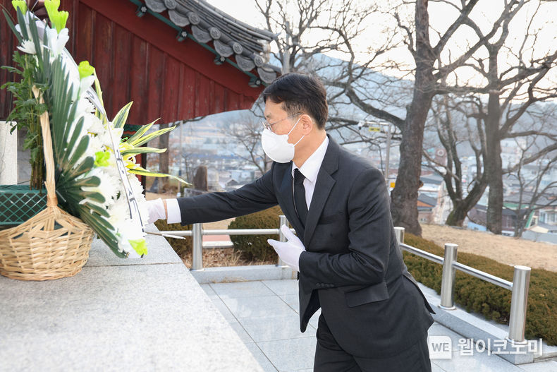 30일 취임한 김창덕 신임 산청 부군수가 취임식 없이 현안 업무에 돌입했다. 2022.12.30 (출처: 산청군청)