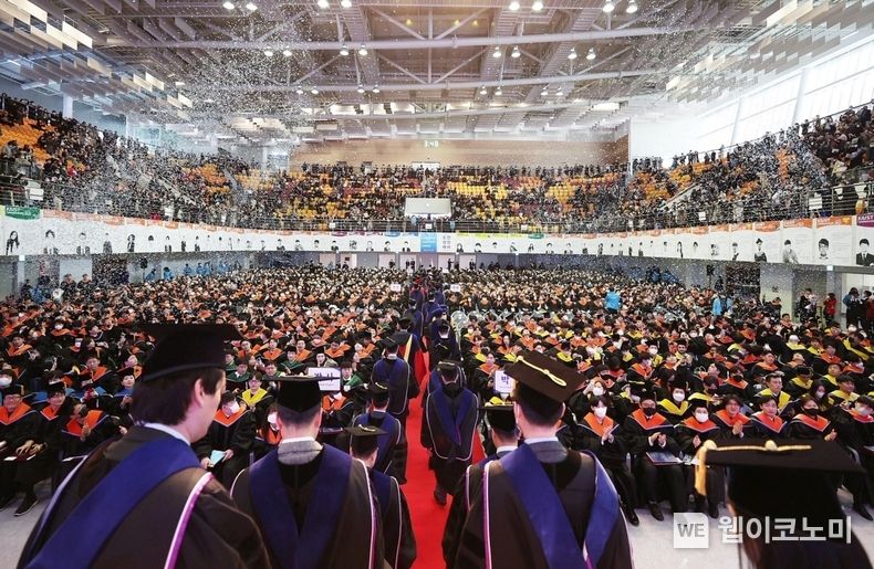 KAIST가 17일 2023 학위수여식을 개최했다. 박사 691명 등 총 2,870명이 이날 학위를 받았다. 2023.02.17 (출처:KAIST)