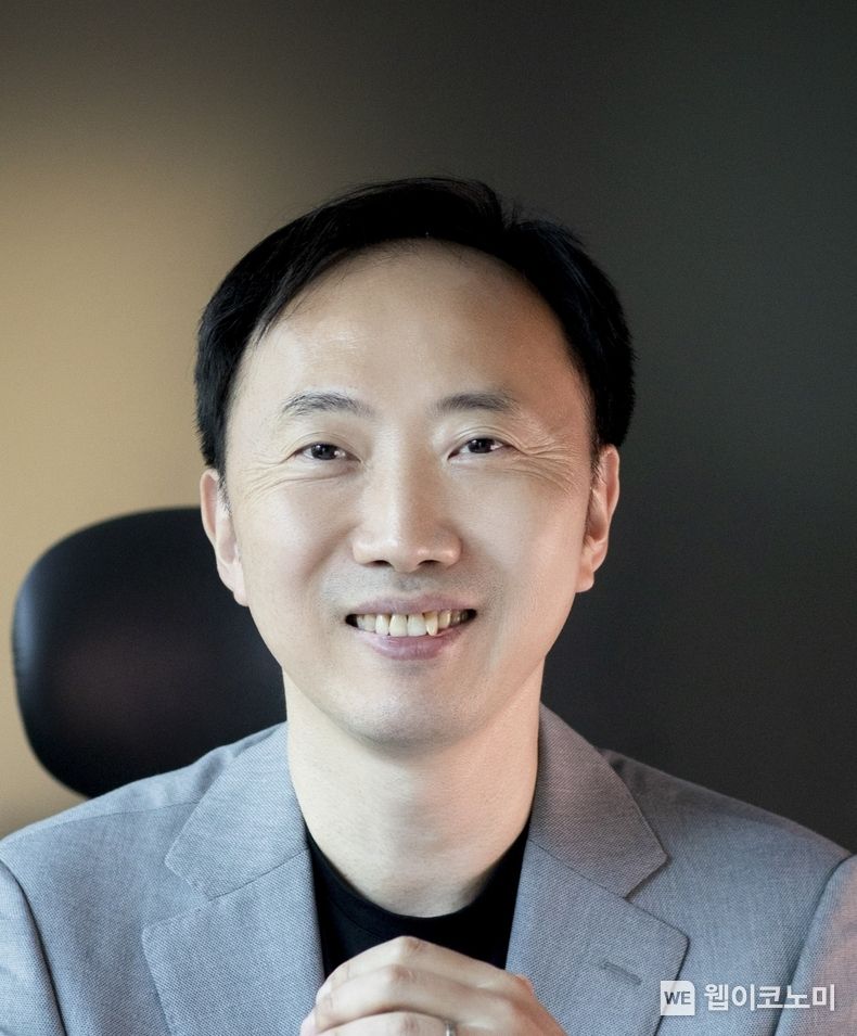 POSTECH 화학과 장영태 교수님 (공동 교신저자) (출처: 포스텍)