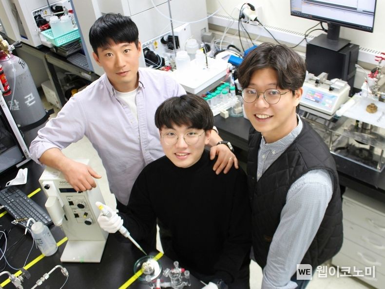 연구진 사진 (왼쪽부터 최창혁, 조준식, 김해솔) 2023.03.23 (출처:POSTECH)