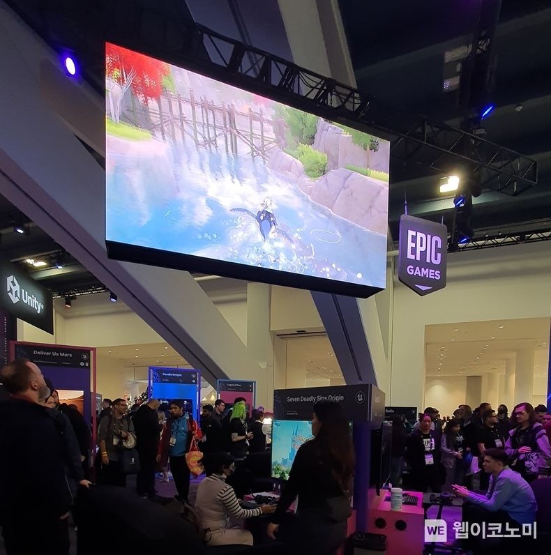 미국 샌프란시스코에서 진행 중인 GDC 2023 에픽 게임즈 부스에 방문객들이 모여 넷마블의 '일곱 개의 대죄 오리진'을 시연하고 있다. 2023.03.24 (출처:넷마블)