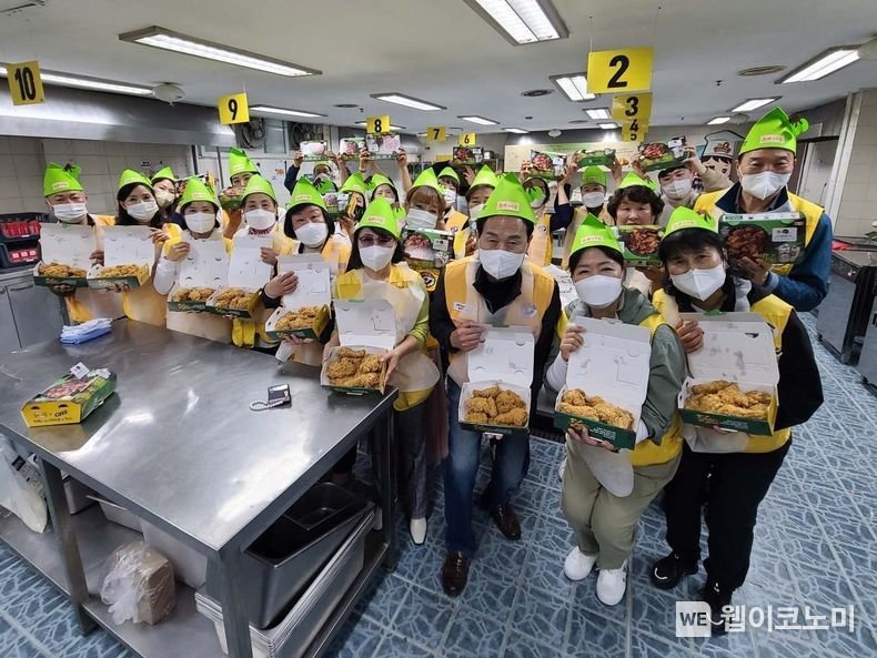 제너시스BBQ와 대한적십자사가 선한 영향력 확산하기 위해 매주 수요일 착한기부를 통해 치킨을 기부한다. 2023.03.30 (출처:제너시스BBQ)