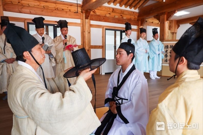 경상국립대 한문학과, 제32회 전통 관례·계례 시연 2023.05.15 (출처: 경상국립대학교)