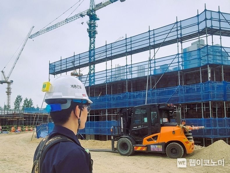 안전경보장치 작동 여부를 현장에서 시험하고 있다. 2023.05.30 (출처 : 계룡건설)