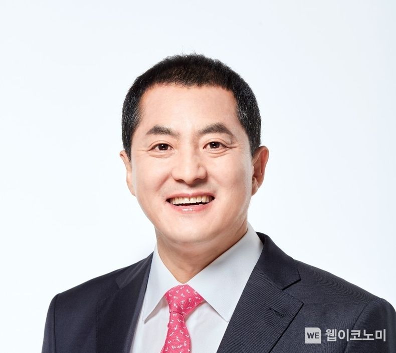 국민의힘 박대출 국회의원 ( 정책위의장 , 경남 진주갑 )