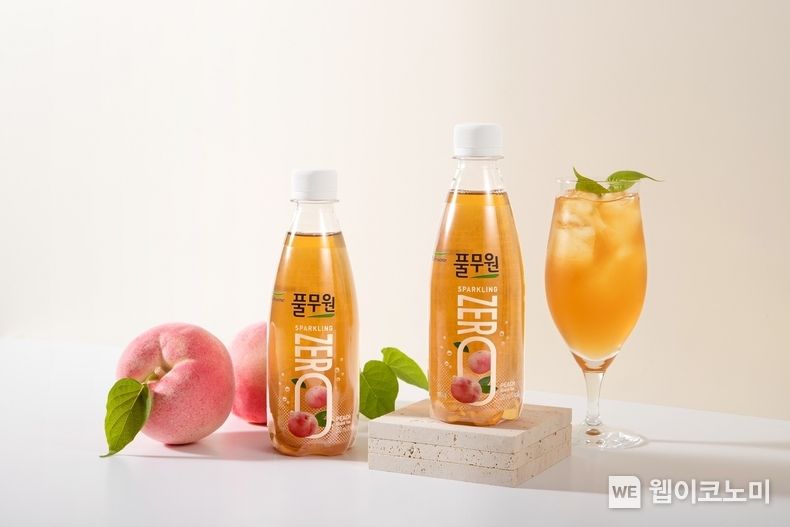 무더운 여름 가볍고 상큼하게 즐길 수 있는 제로 스파클링 음료 ‘제로 스파클링 피치블랙티’ 2023.06.23 (출처 : 풀무원)