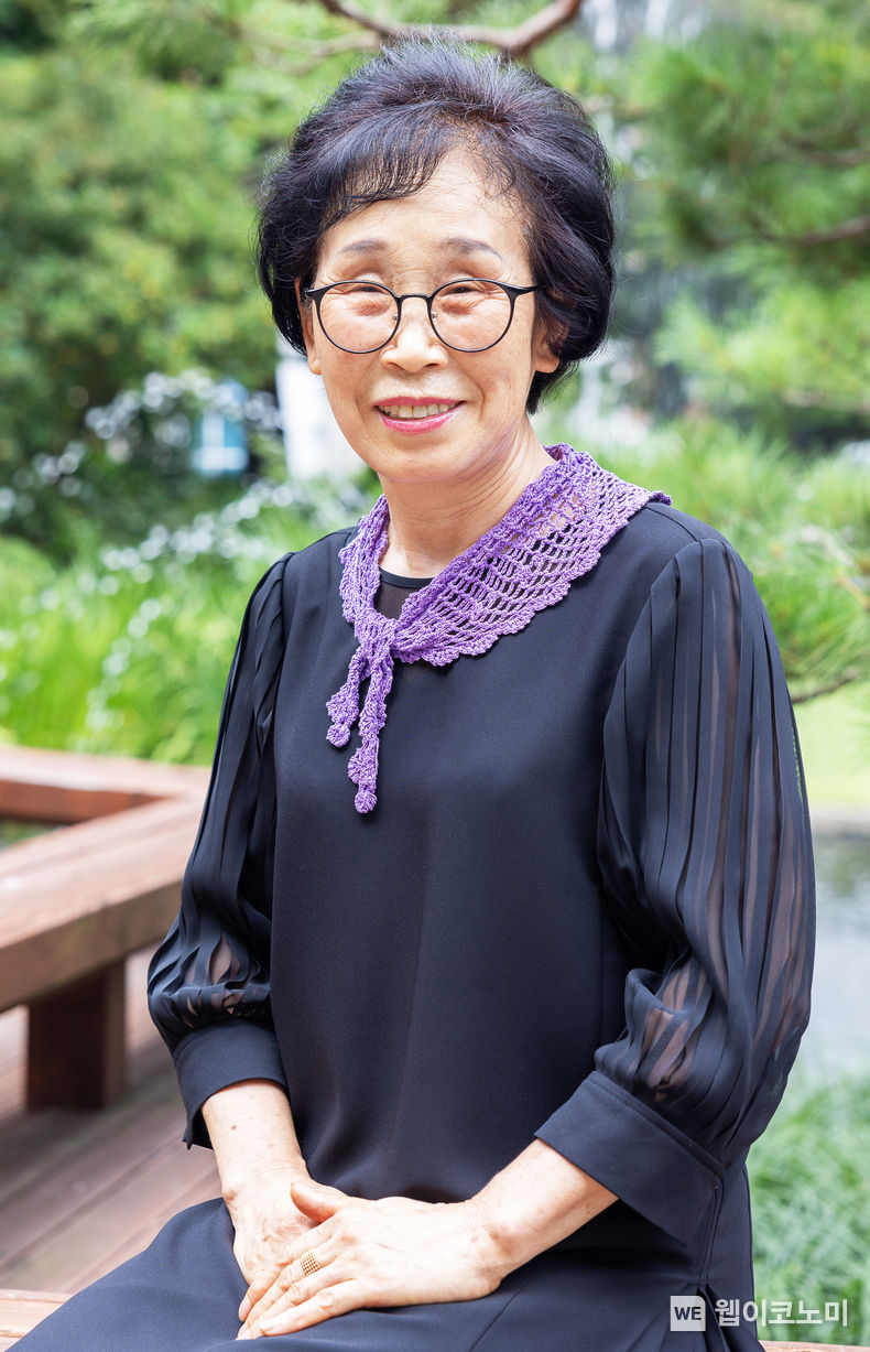 퇴직하면서 대학발전기금을 기탁한 최갑숙 씨 2023.07.07 (출처:경상국립대학교)