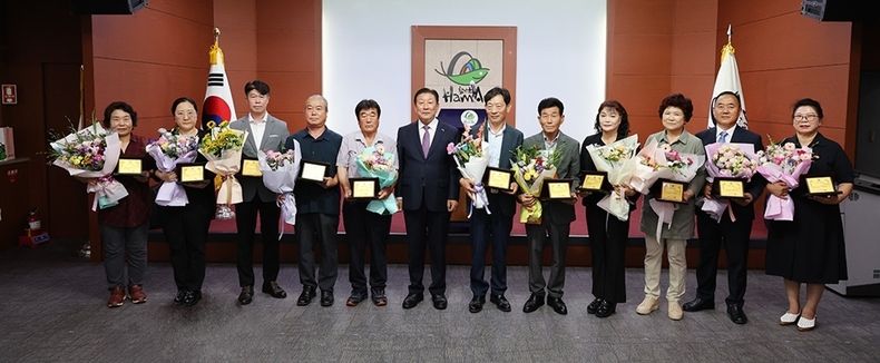 함안군, 7월 ‘군민 으뜸상’ 표창 수여 2023.07.08 (출처: 함안군청)