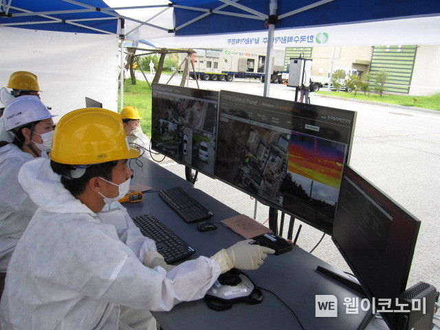 한수원이 실시한 원전 ‘재난대응 안전한국훈련’에 한국원자력연구원이 개발한 원자력 로봇을 투입했다 2023.08.31 (출처 : 한국원자력연구원)