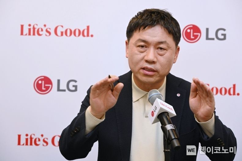LG전자 H&A사업본부장 류재철 사장이 현지시간 2일 독일 베를린에서 기자간담회를 열고 LG전자만의 ‘스마트 홈 솔루션’으로 글로벌 가전시장의 판도를 바꾸겠다는 사업전략을 제시했다. 2023.09.03 (출처: LG전자)