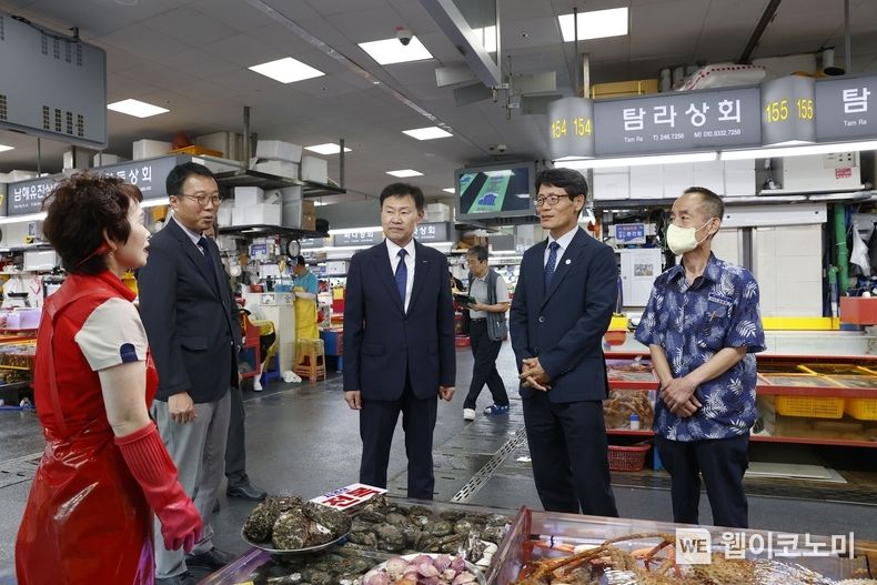 이종배 기술보증기금 전무이사(왼쪽 세번째)와 윤종호 부산지방해양수산청장(왼쪽 네번째) 2023.09.14 (출처 : 기술보증기금)