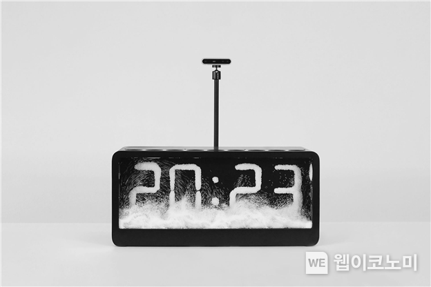 Time to Snow 작품 사진 (챔버 너비 520mm, 높이 190mm, 깊이 55mm) 2023.09.14 (출처 : KAIST)