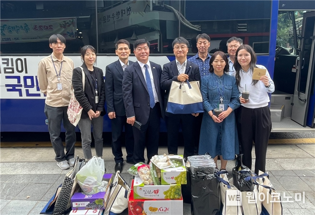 예금보험공사는 9월 21일(목) 서울 종로구에 위치한 통인시장에 방문해 명절 맞이 장보기 행사를 실시했다. 2023.09.21 (출처 : 예금보험공사)