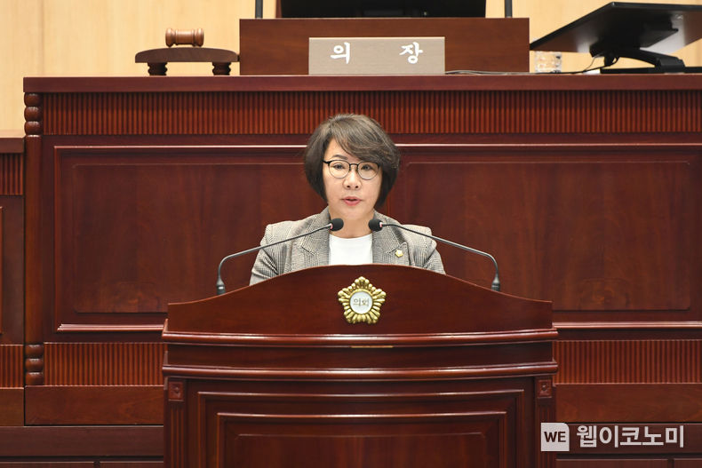 서울 동대문구의회 제320회 임시회 본회의에서 노연우 의원이 단상에서 발언하고 있다. 2023.10.30 (출처: 동대문구의회)