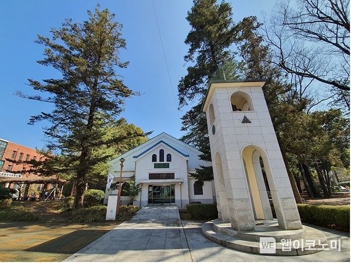 경상국립대 칠암캠퍼스 진농관 전경 2023.12.07 (출처 : 경상국립대학교)