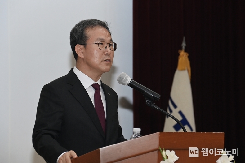 ETRI 방승찬 원장이 1.2(화) 시무식에서 발언하는 모습 / 2024.01.02 (출처: 한국전자통신연구원)