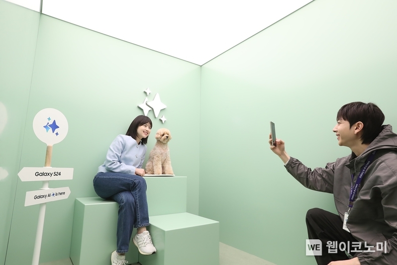 스타벅스 더북한강R점 내 프로필 포토 부스 / 2024.02.06 (출처: 스타벅스 코리아)