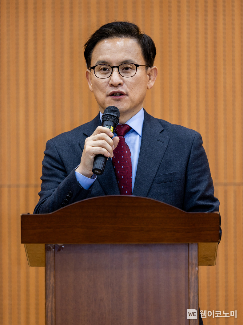 경상국립대학교 제12대 총장임용후보자선거에서 1순위로 당선된 권진회 항공우주및소프트웨어공학부 교수가 당선 소감을 발표하고 있다. / 2024.02.07 (출처: 경상국립대학교)