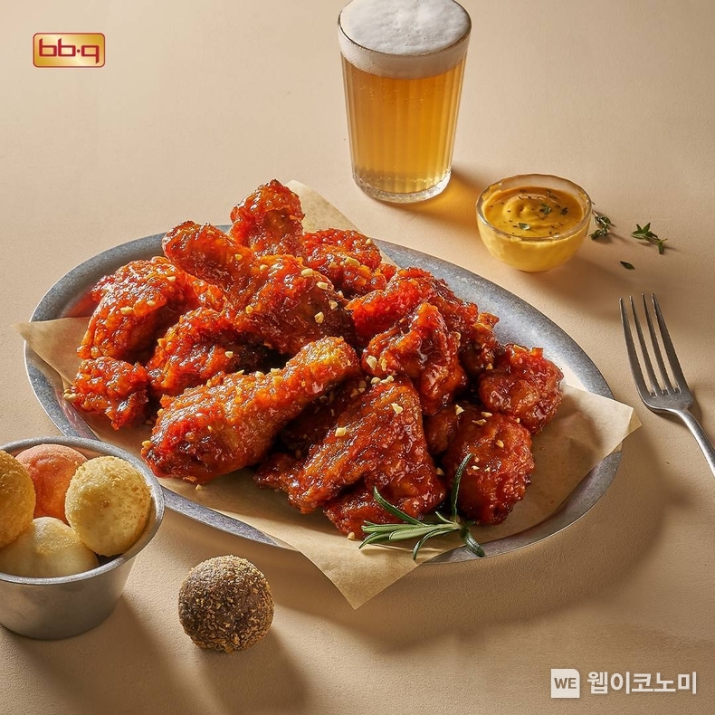 BBQ치킨 BBQ X 카카오톡 선물하기 인기 메뉴 할인 프로모션 / 2024.02.15 (출처: 제너시스BBQ)