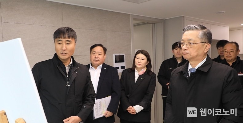 LH 이한준 사장은 26일(화), 경기 고양시 고양장항지구 최초 입주 단지인 LH 신혼희망타운 A4, A5블럭의 입주상황을 직접 검검했다. / 2024.03.26 (출처: LH)